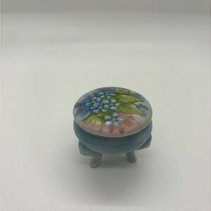 Antique Flowered Footed Ring Keeper 1965